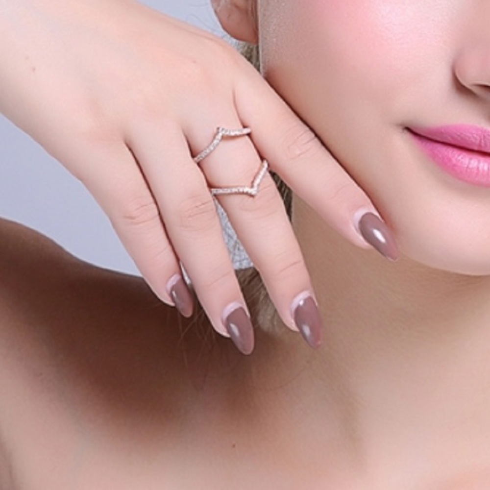 Bella Chevron Ring - Picture 9 of 11